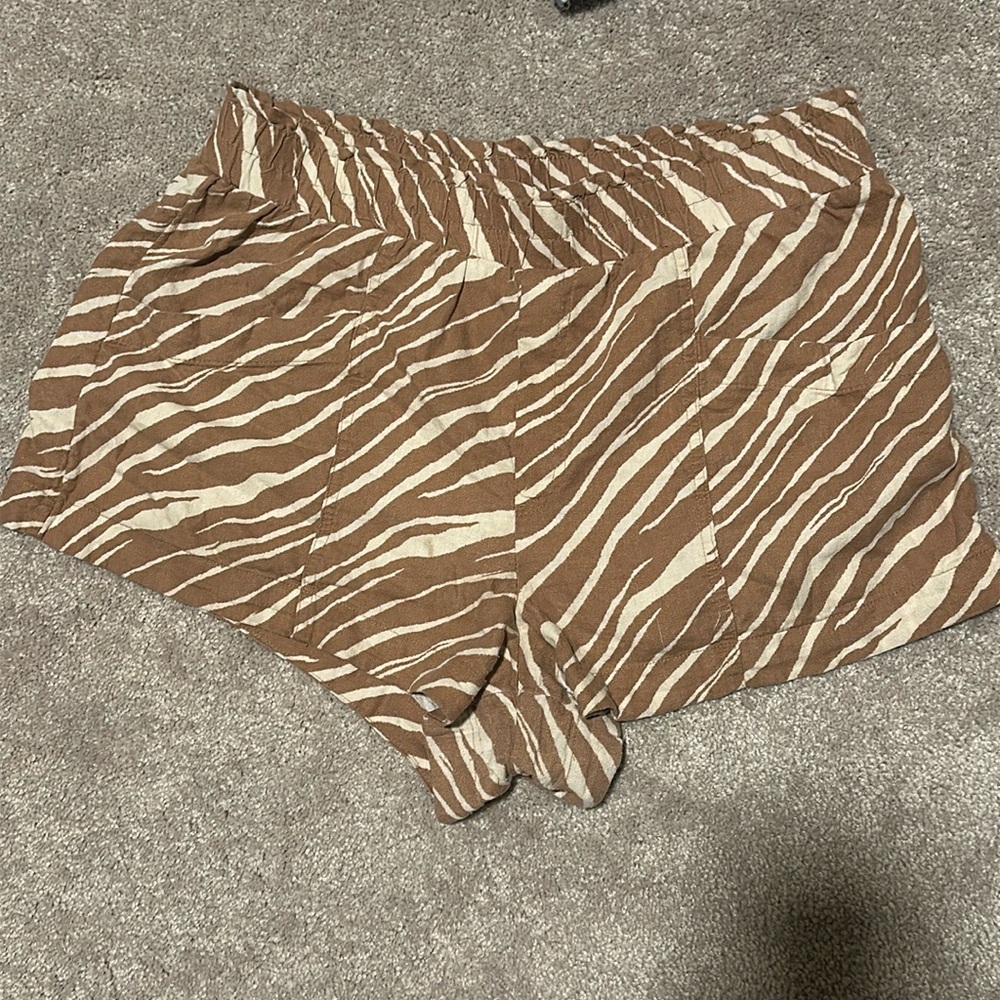 Linen Blend Animal Print Short